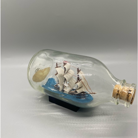 VTG JOHN MADISON 5" SQUARE-RIGGER SHIP IN A BOTTLE #038 WITH ORIGINAL TAG - Picture 2 of 5